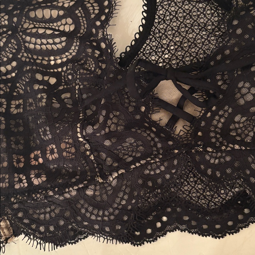 $44.50 NEW Victorias Secret Bralette Small Black NWT - Picture 3 of 6